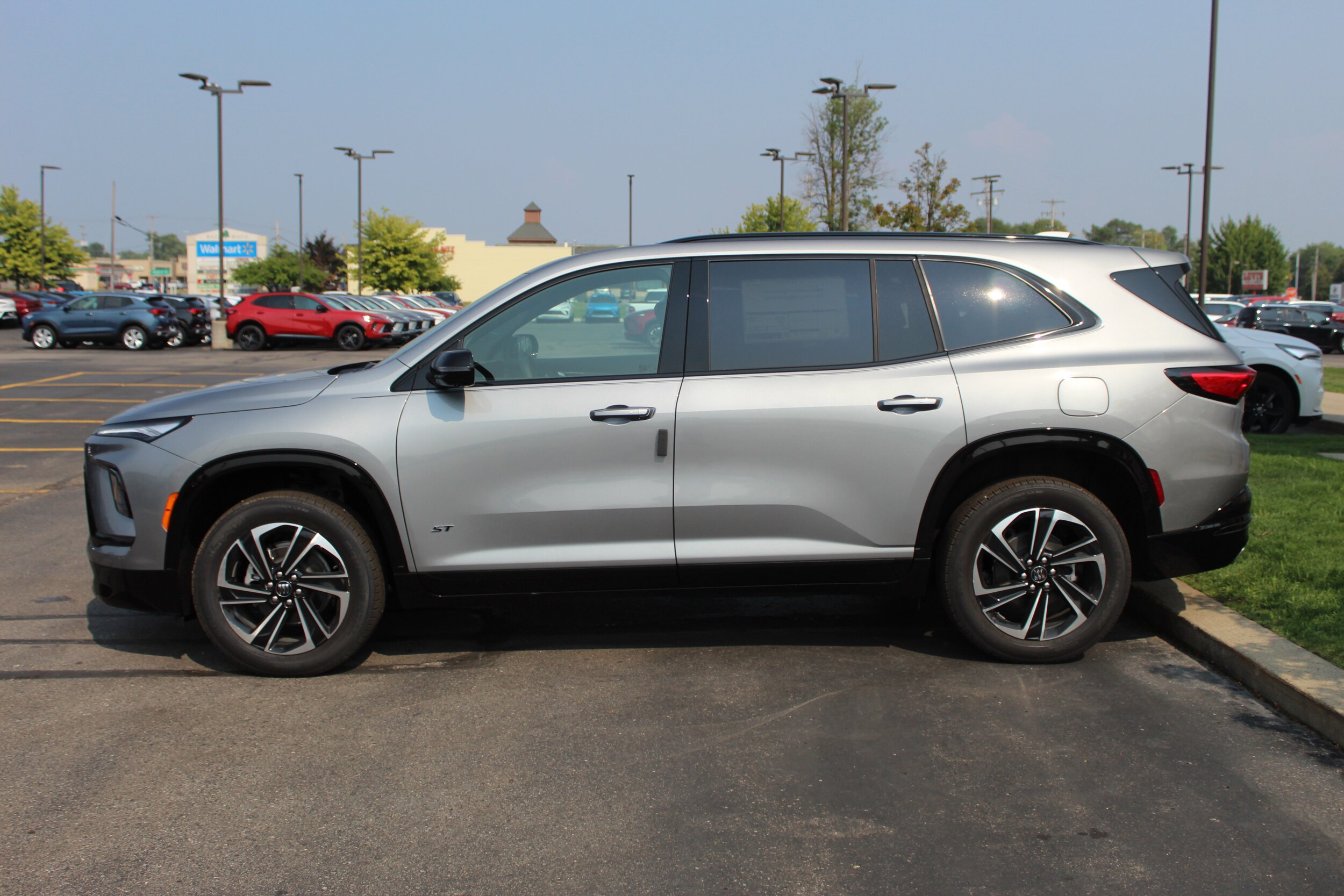 2026 Buick Enclave Sport Touring photo 3