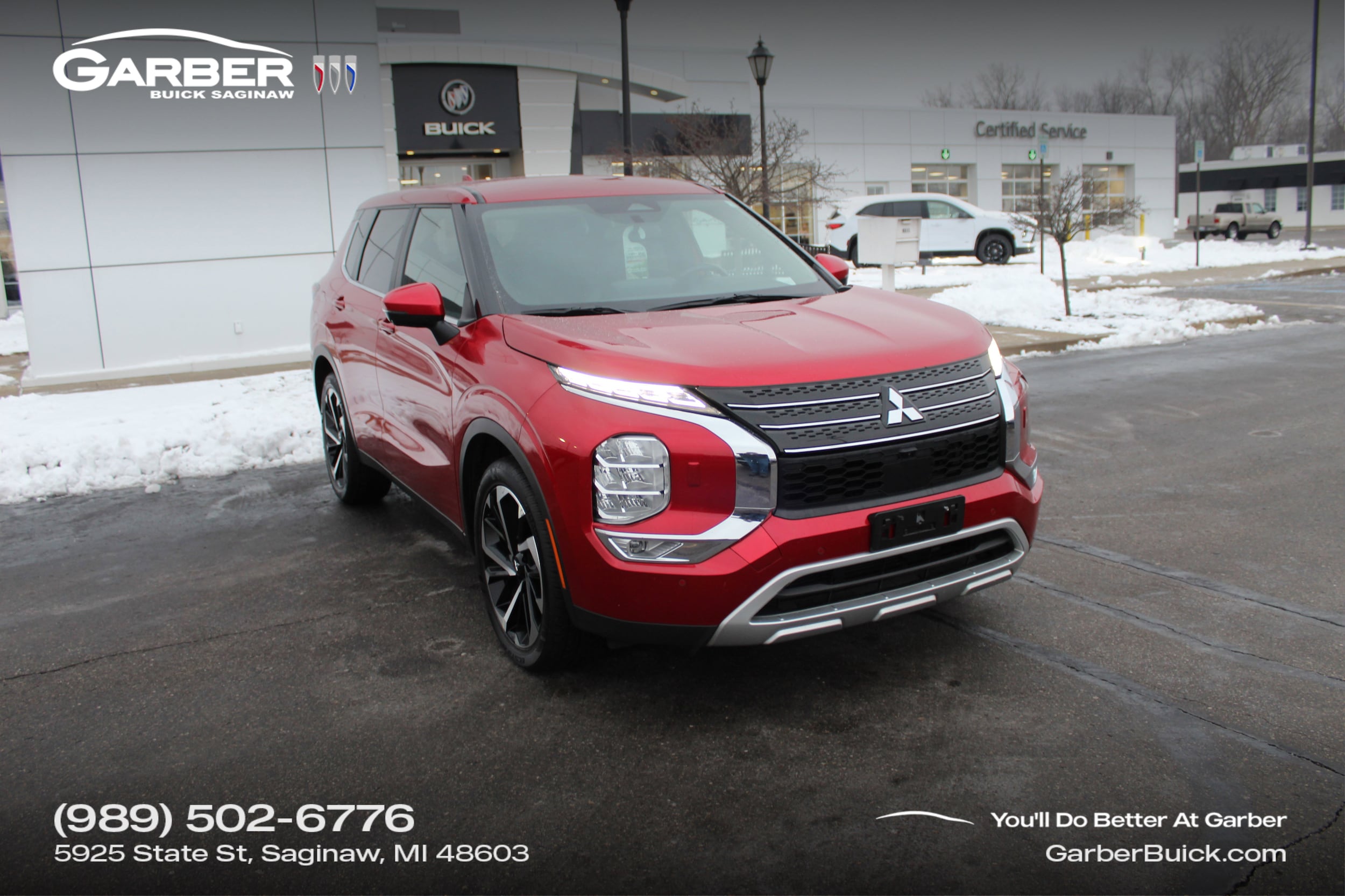 2023 Mitsubishi Outlander SE's photo