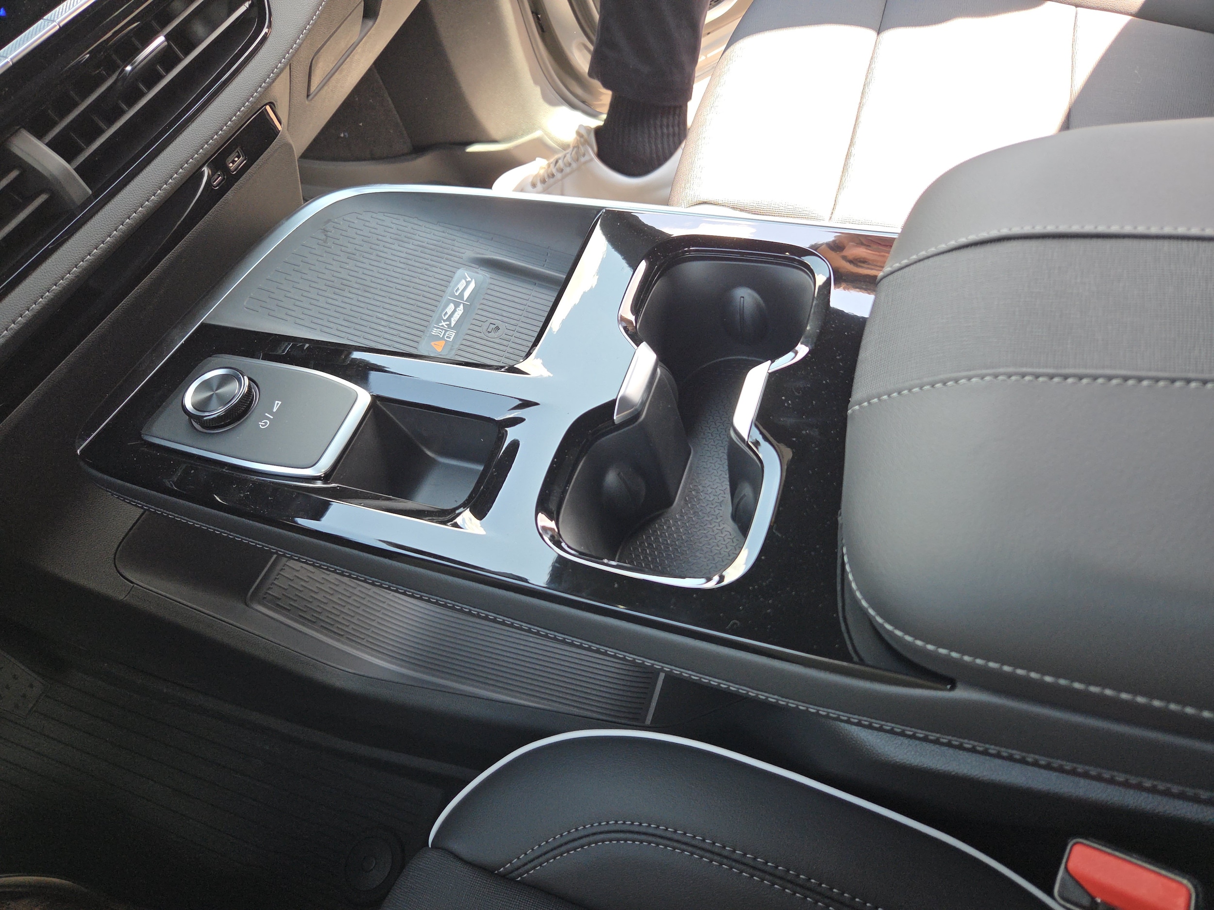 2026 Buick Enclave Preferred - Photo 14