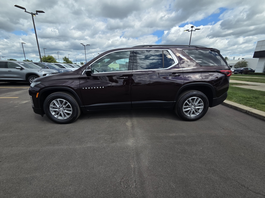 Used 2023 Chevrolet Traverse LT Cloth SUV