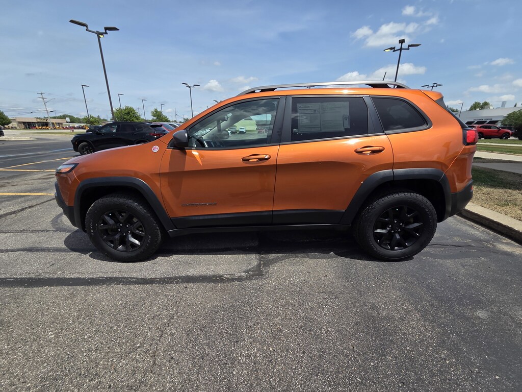 Used 2016 Jeep Cherokee Trailhawk SUV