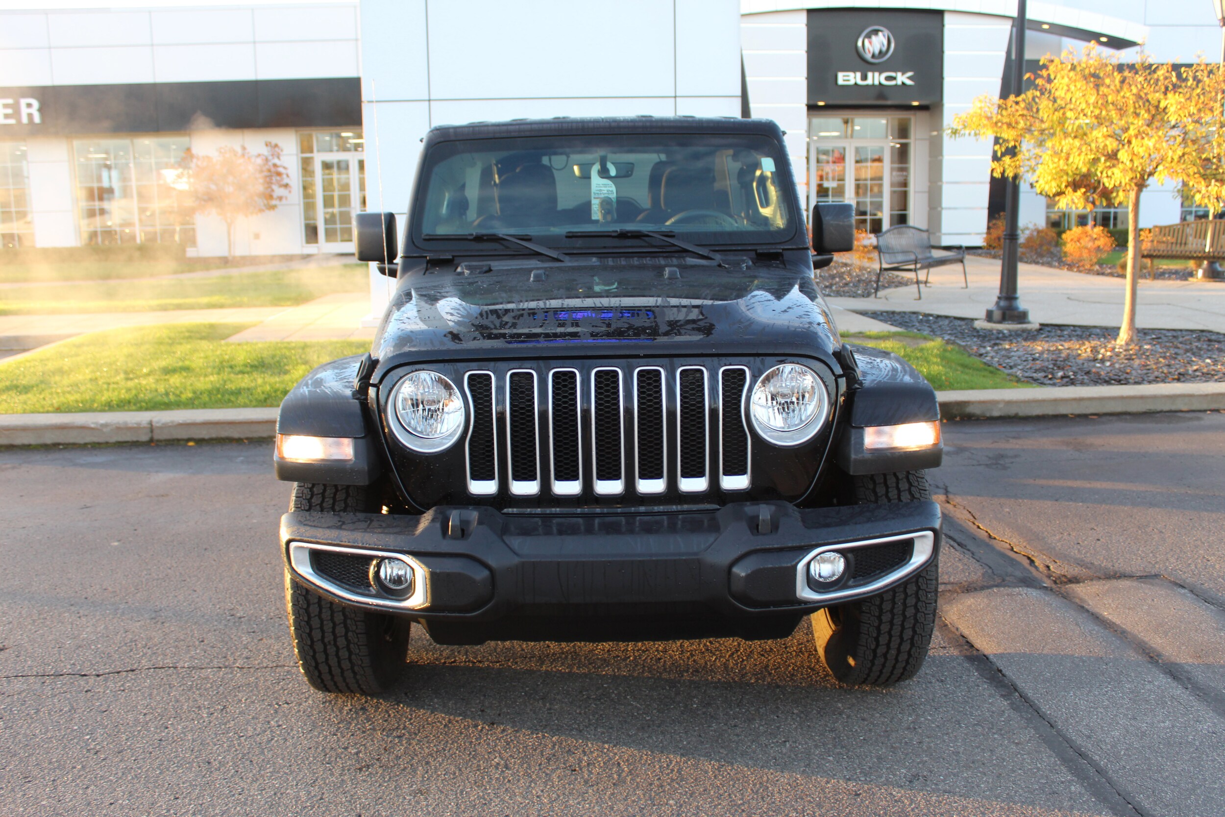 2022 Jeep Wrangler Unlimited Sahara photo 3