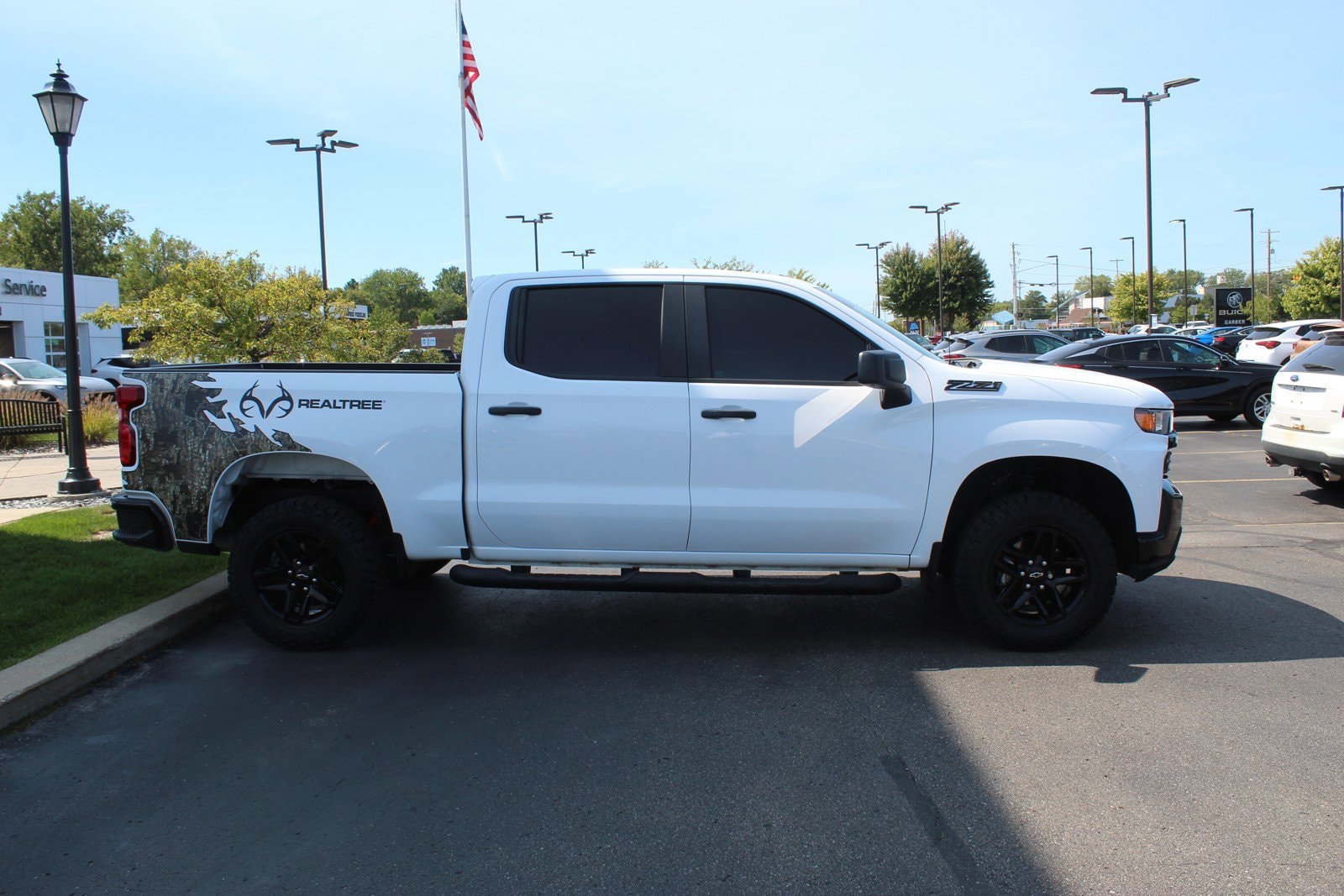 Used 2022 Chevrolet Silverado 1500 Limited Custom Trail Boss with VIN 3GCPYCELXNG194972 for sale in Saginaw, MI