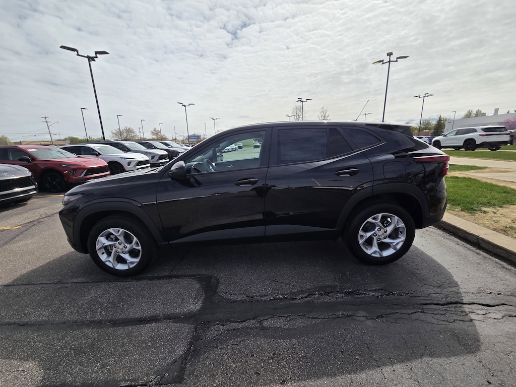 Used 2025 Chevrolet Trax LS SUV