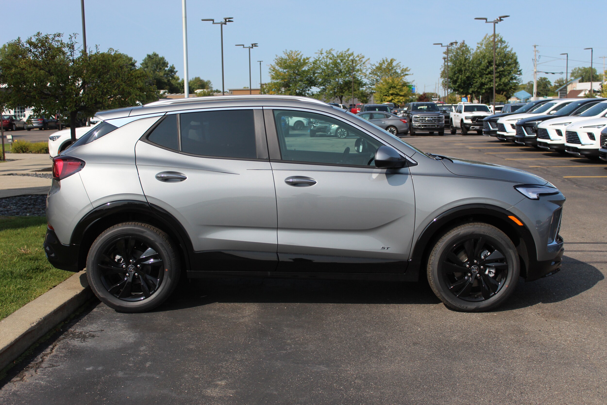 2026 Buick Encore GX Sport Touring photo 3