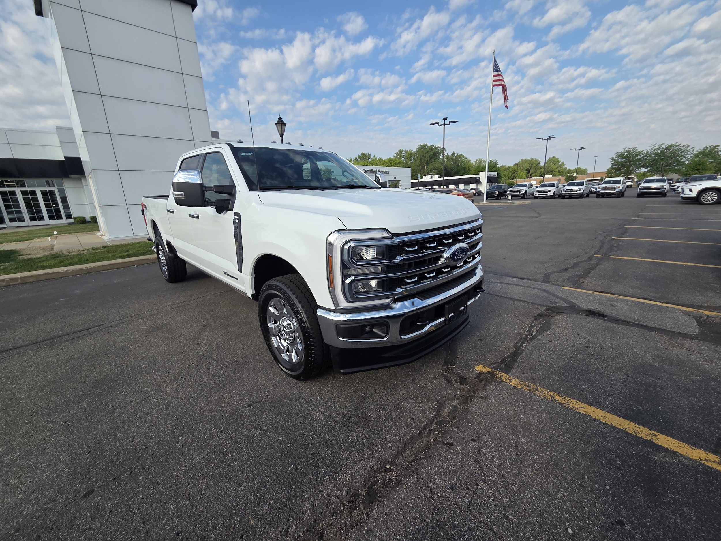 2025 Ford F-350 Lariat 4x4 Crew Cab 160 in SRW's photo
