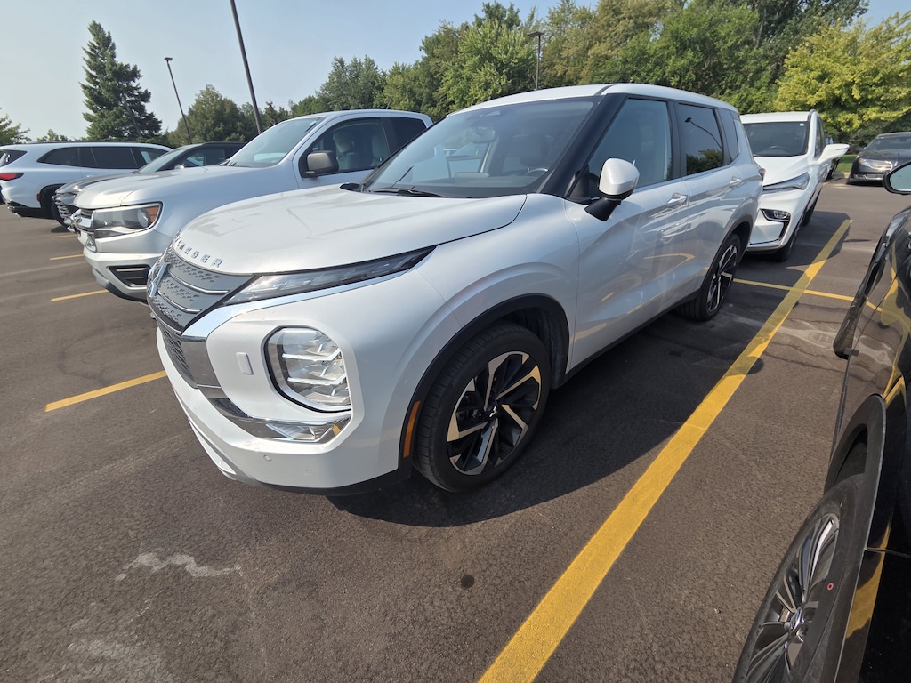 Used 2024 Mitsubishi Outlander SE SUV