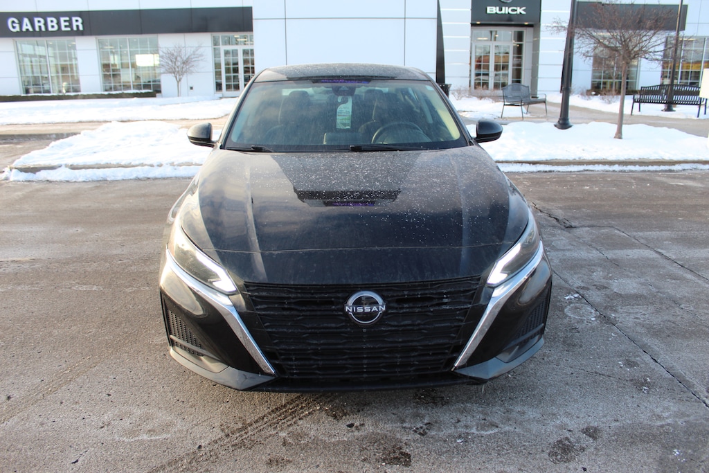 Used 2023 Nissan Altima 2.5 SV Sedan
