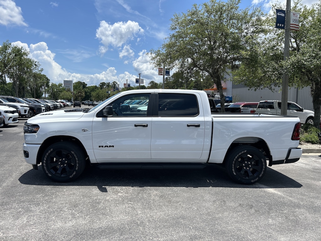 New 2026 Ram 1500 EXPRESS CREW CAB 4X4 5'7 BOX Pickup