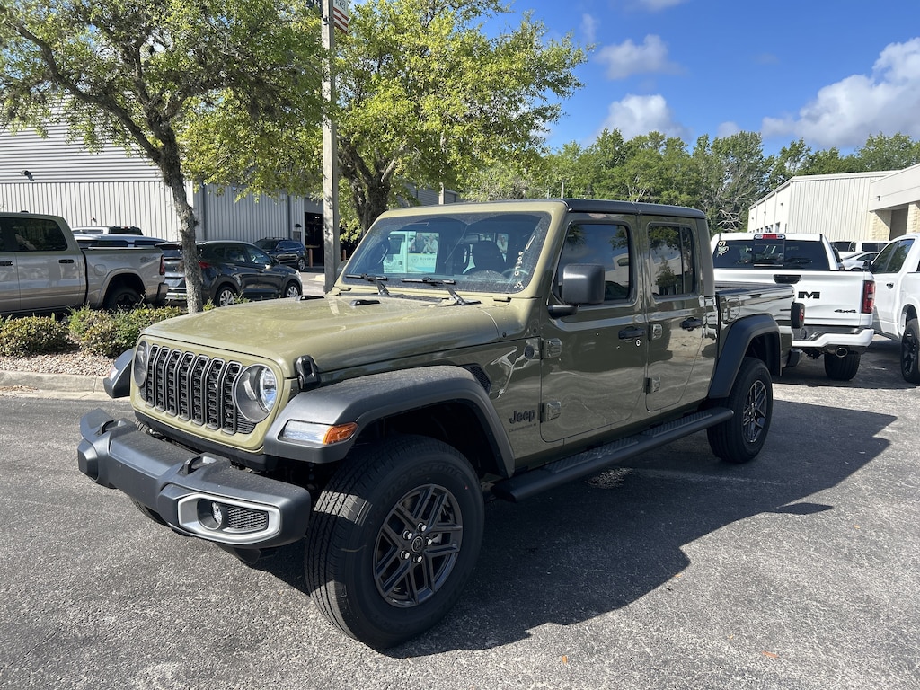 New 2026 Jeep Gladiator SPORT 4X4 Pickup
