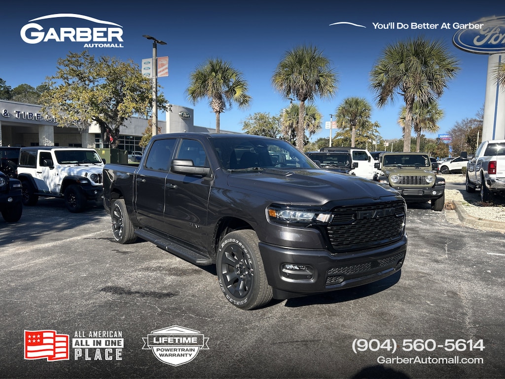 New 2026 Ram 1500 EXPRESS CREW CAB 4X4 5'7 BOX Pickup