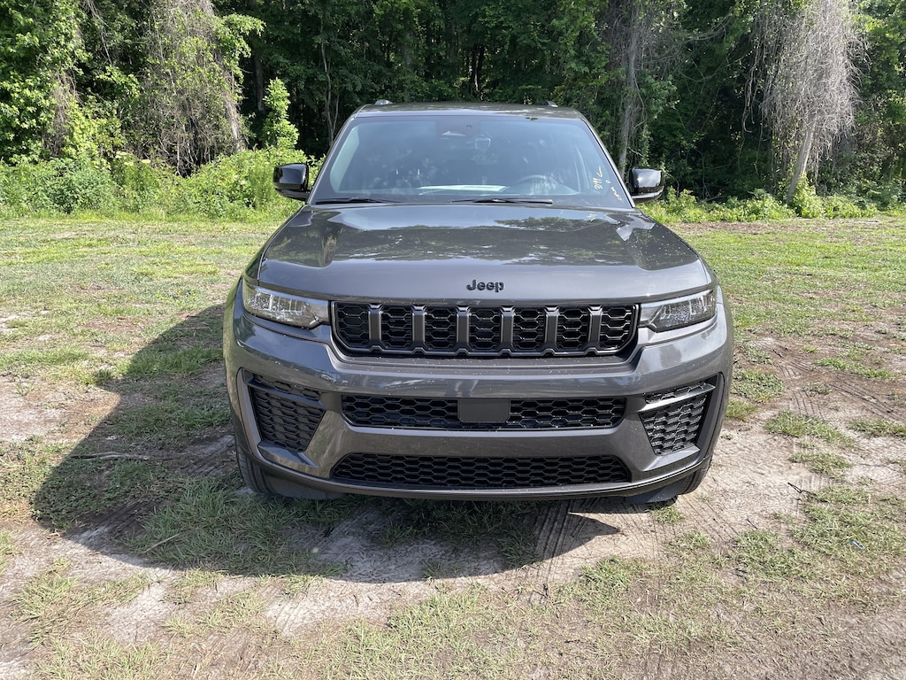 New 2026 Jeep Grand Cherokee LAREDO ALTITUDE 4X2 Sport Utility