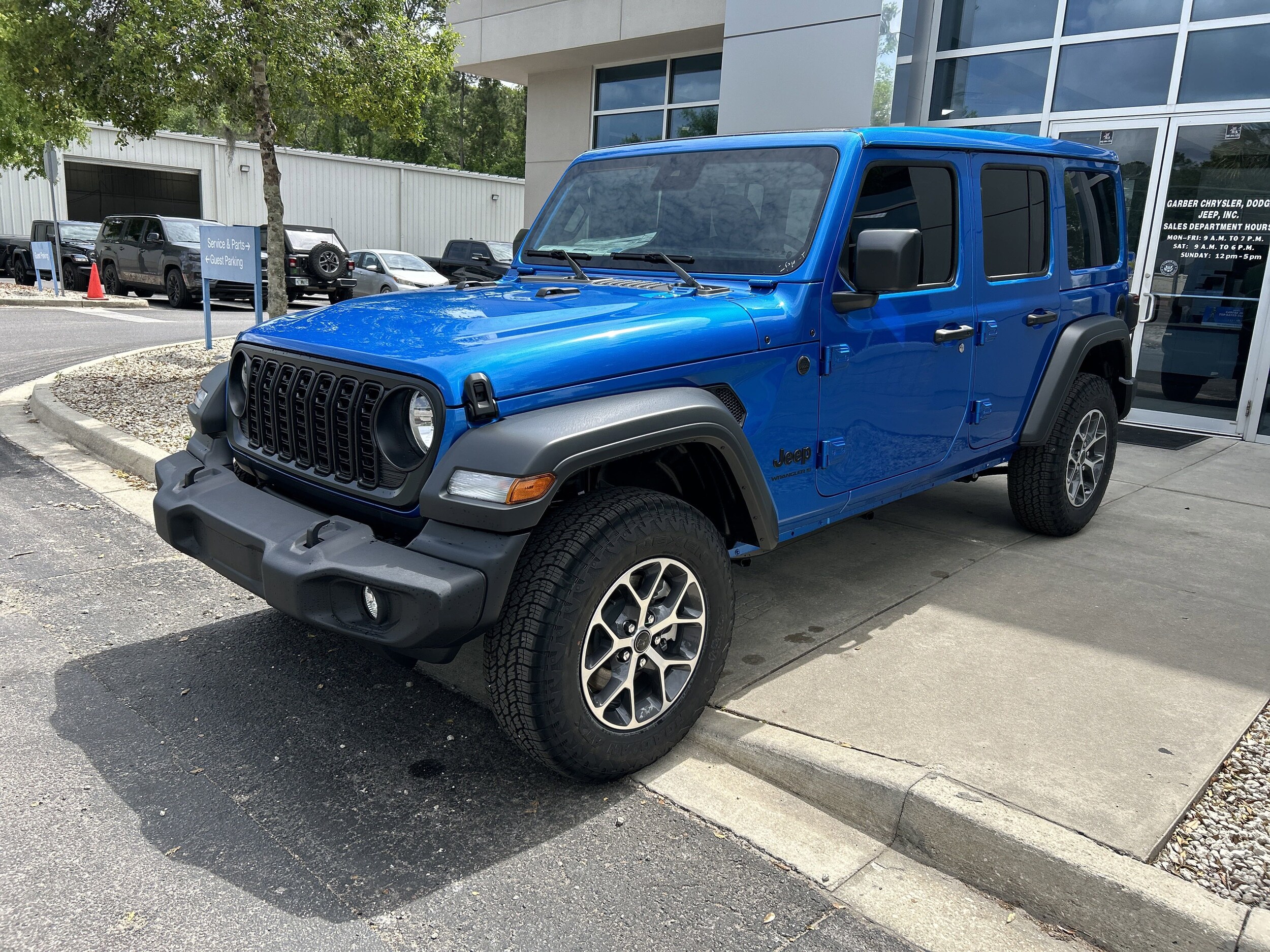 2025 Jeep Wrangler Sport S photo 4