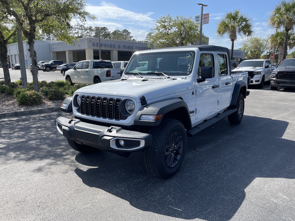 New 2026 Jeep Gladiator SPORT 4X4 Pickup