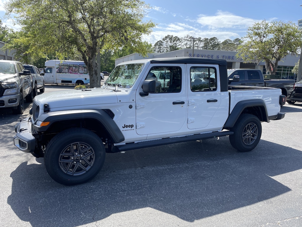 New 2026 Jeep Gladiator SPORT 4X4 Pickup