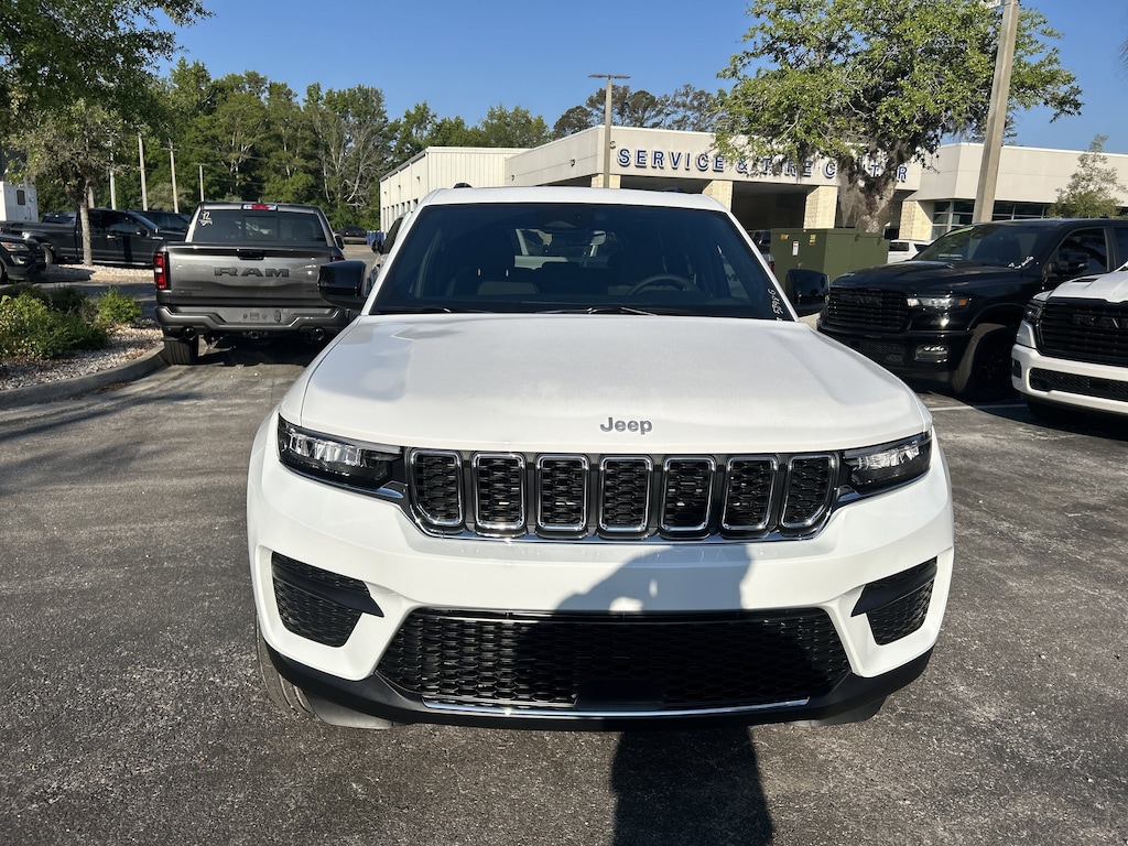 New 2026 Jeep Grand Cherokee LAREDO X 4X2 Sport Utility