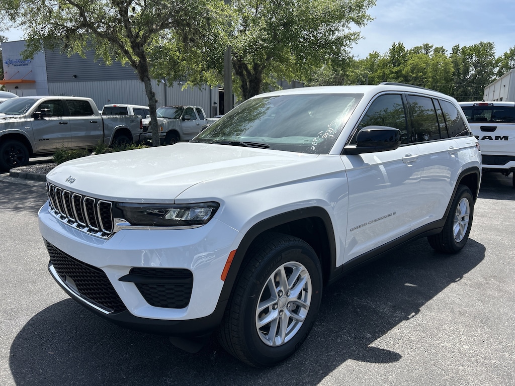 New 2026 Jeep Grand Cherokee LAREDO X 4X2 Sport Utility