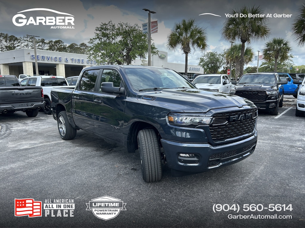 New 2026 Ram 1500 EXPRESS CREW CAB 4X2 5'7 BOX Pickup
