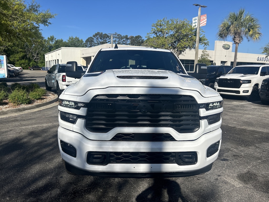 New 2026 Ram 2500 BLACK EXPRESS CREW CAB 4X4 6'4 BOX Pickup