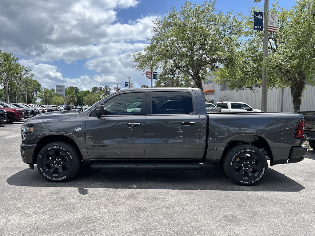 New 2026 Ram 1500 EXPRESS CREW CAB 4X4 5'7 BOX Pickup