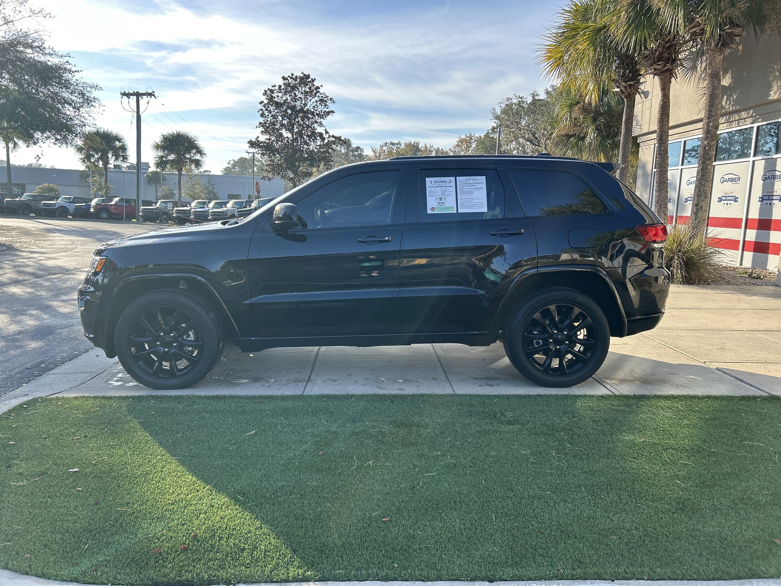 2022 Jeep Cherokee Laredo X photo 3