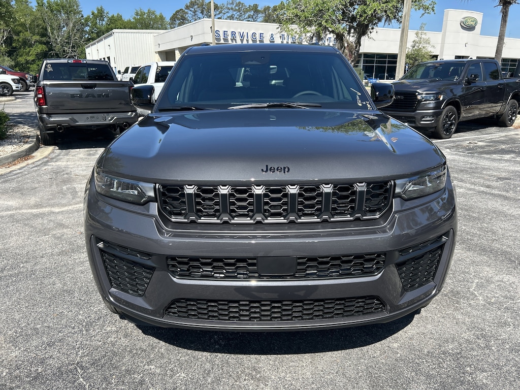 New 2026 Jeep Grand Cherokee LAREDO ALTITUDE 4X2 Sport Utility