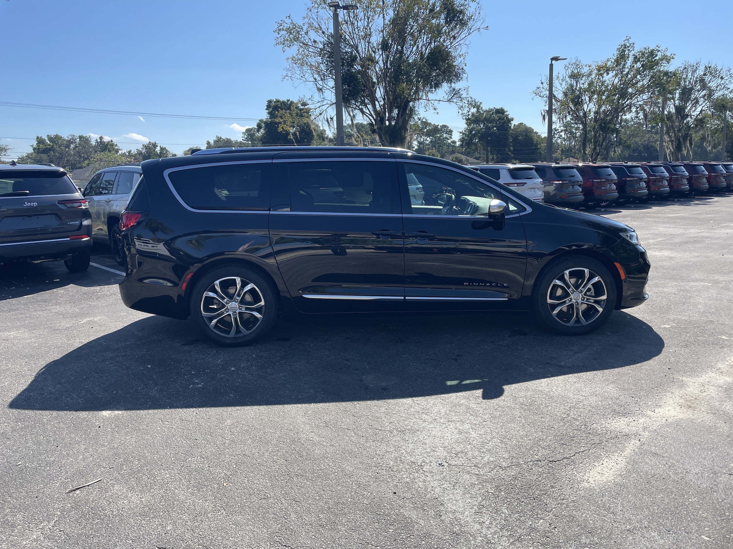 2026 Chrysler Pacifica Pinnacle - Photo 8