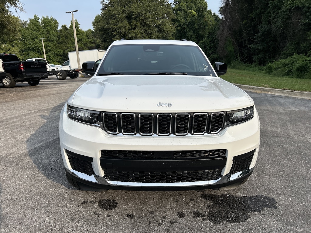 New 2026 Jeep Grand Cherokee L LAREDO 4X2 Sport Utility