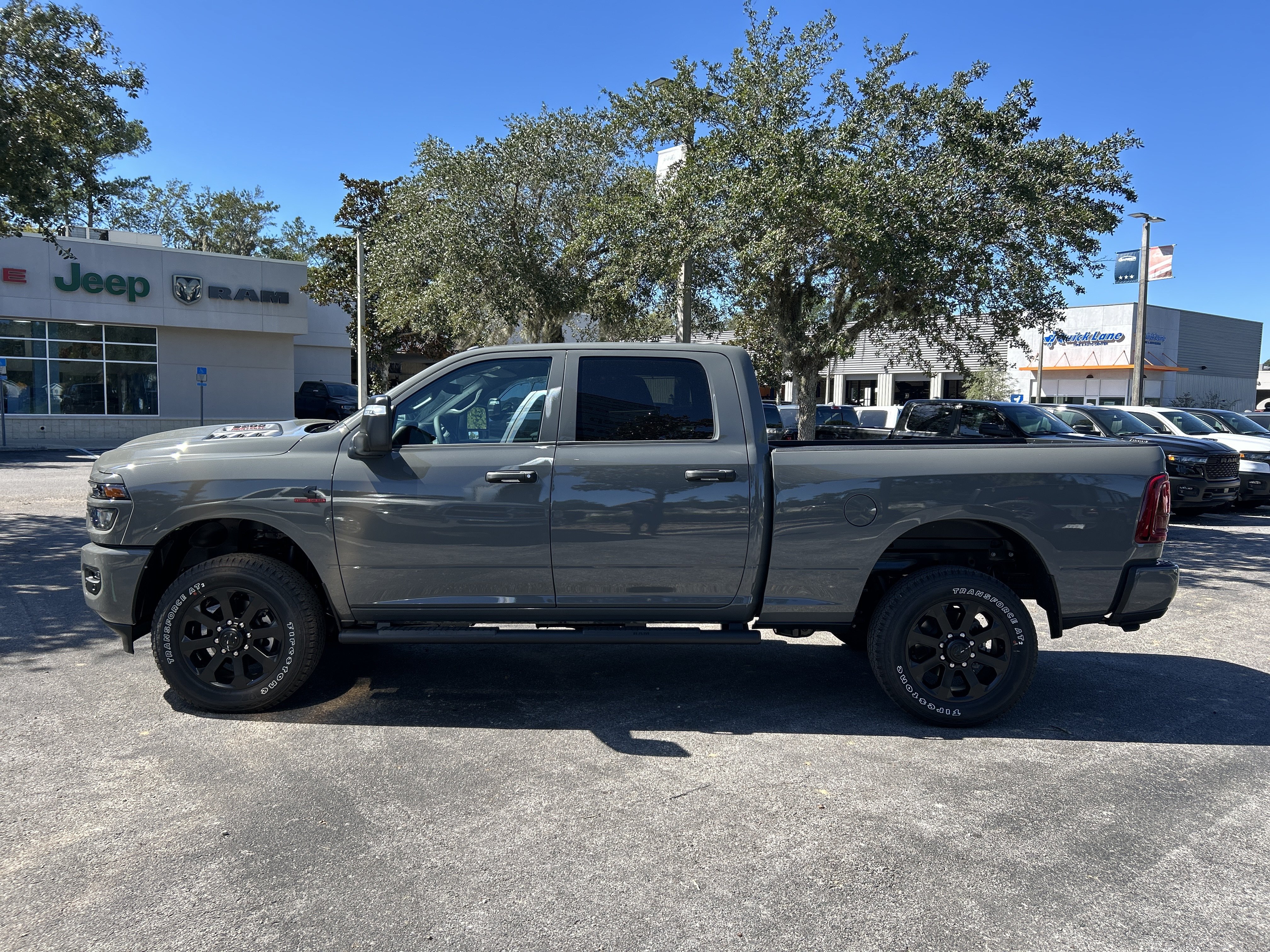 New 2027 Ram 2500 TRADESMAN CREW CAB 4X4 Pickup