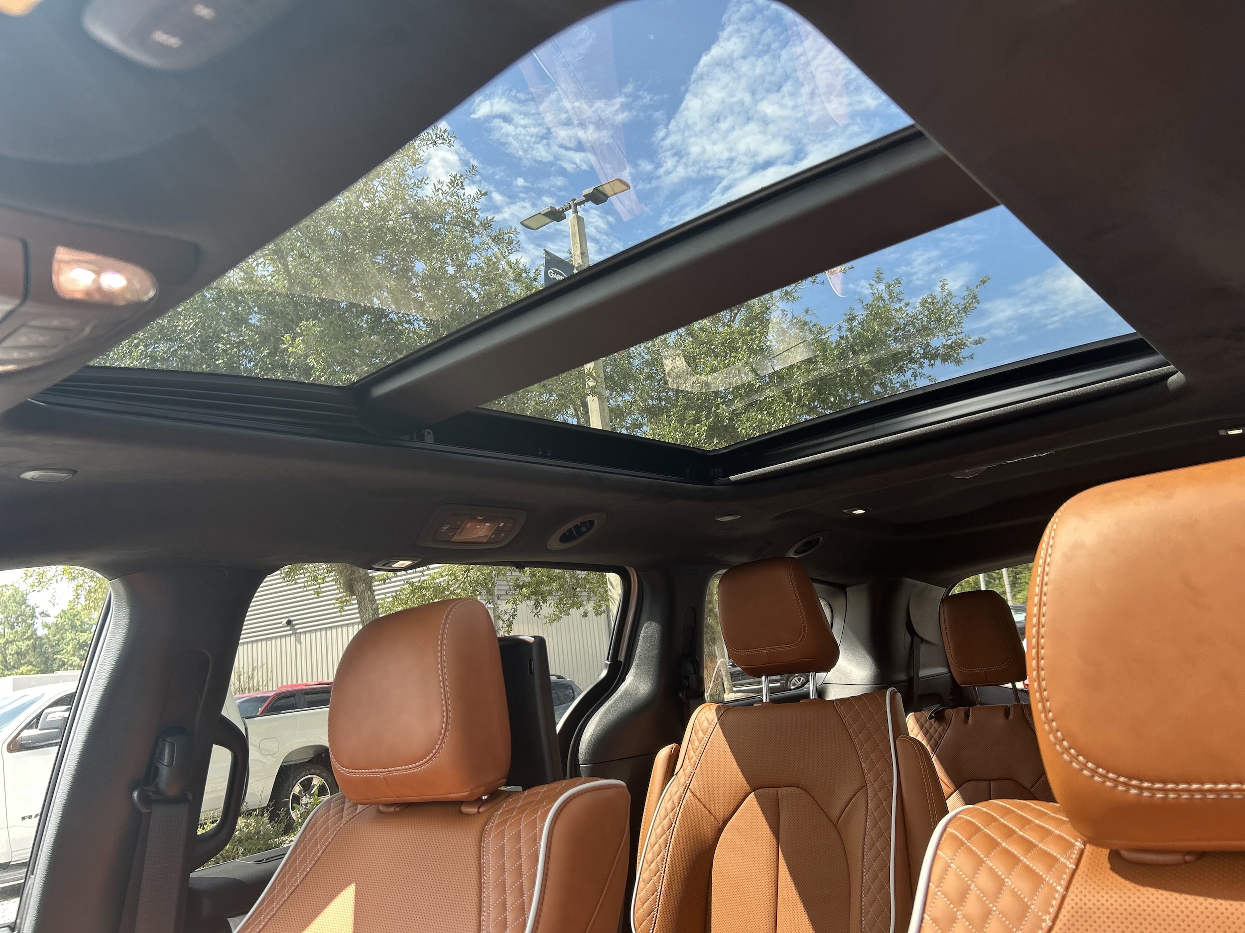 2026 Chrysler Pacifica Pinnacle - Photo 19