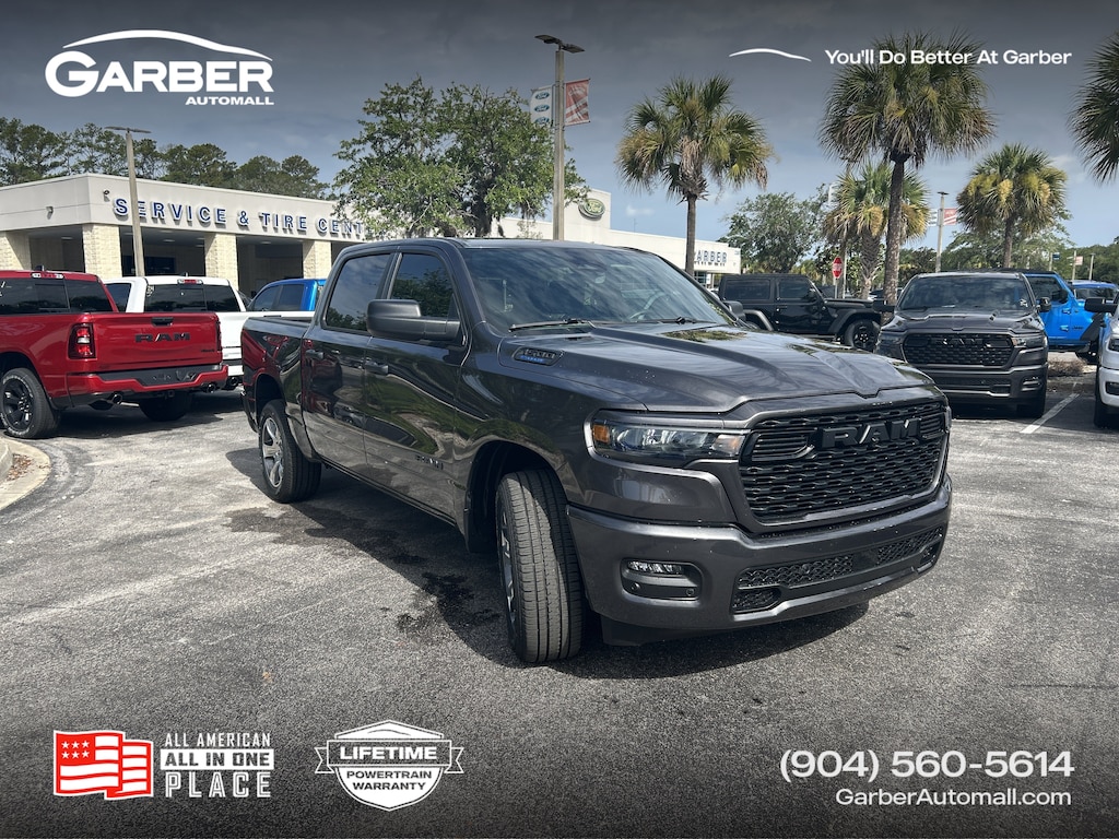 New 2026 Ram 1500 EXPRESS CREW CAB 4X2 5'7 BOX Pickup