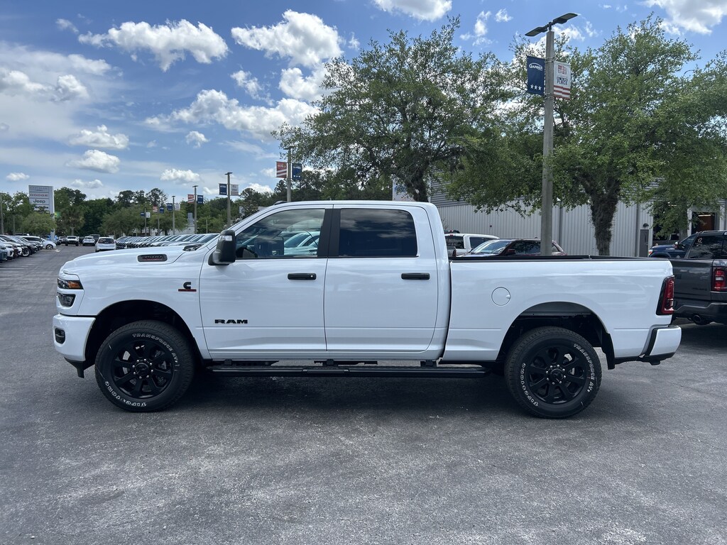 New 2026 Ram 3500 BIG HORN CREW CAB 4X4 6'4 BOX Pickup