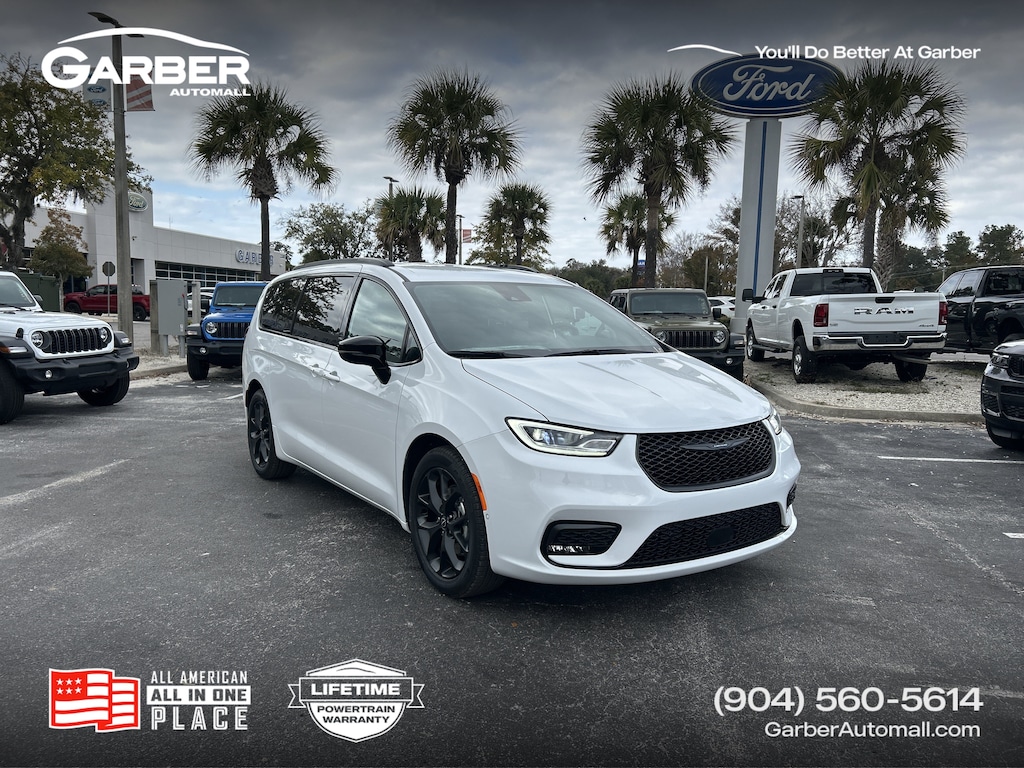 New 2026 Chrysler Pacifica SELECT Passenger Van