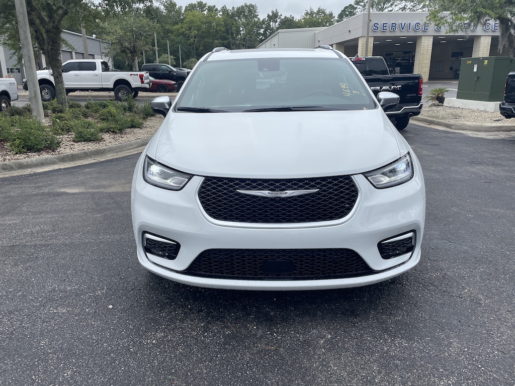 New 2026 Chrysler Pacifica PINNACLE Passenger Van