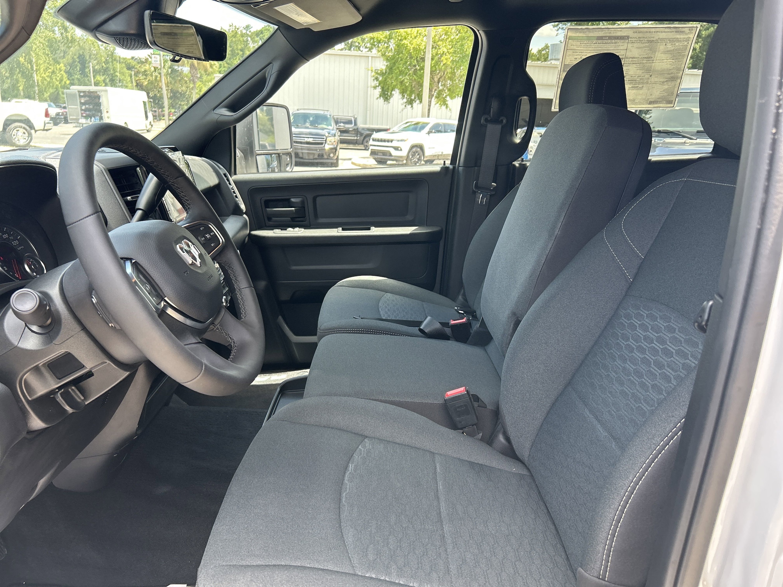 2025 RAM 2500 Tradesman - Photo 11