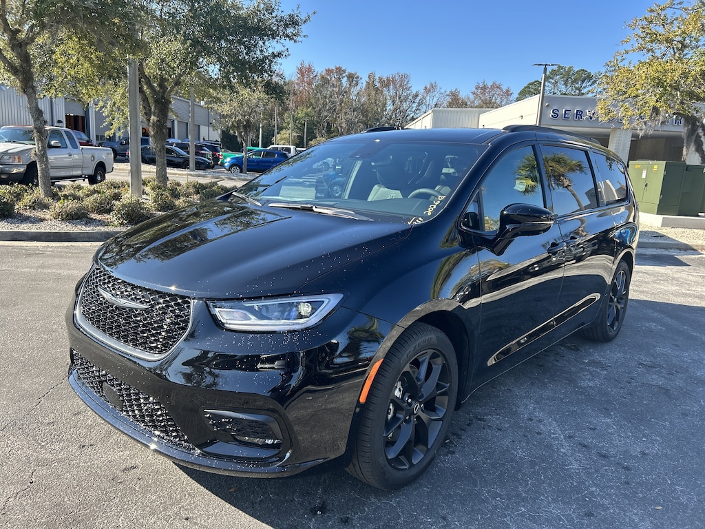 New 2026 Chrysler Pacifica SELECT Passenger Van