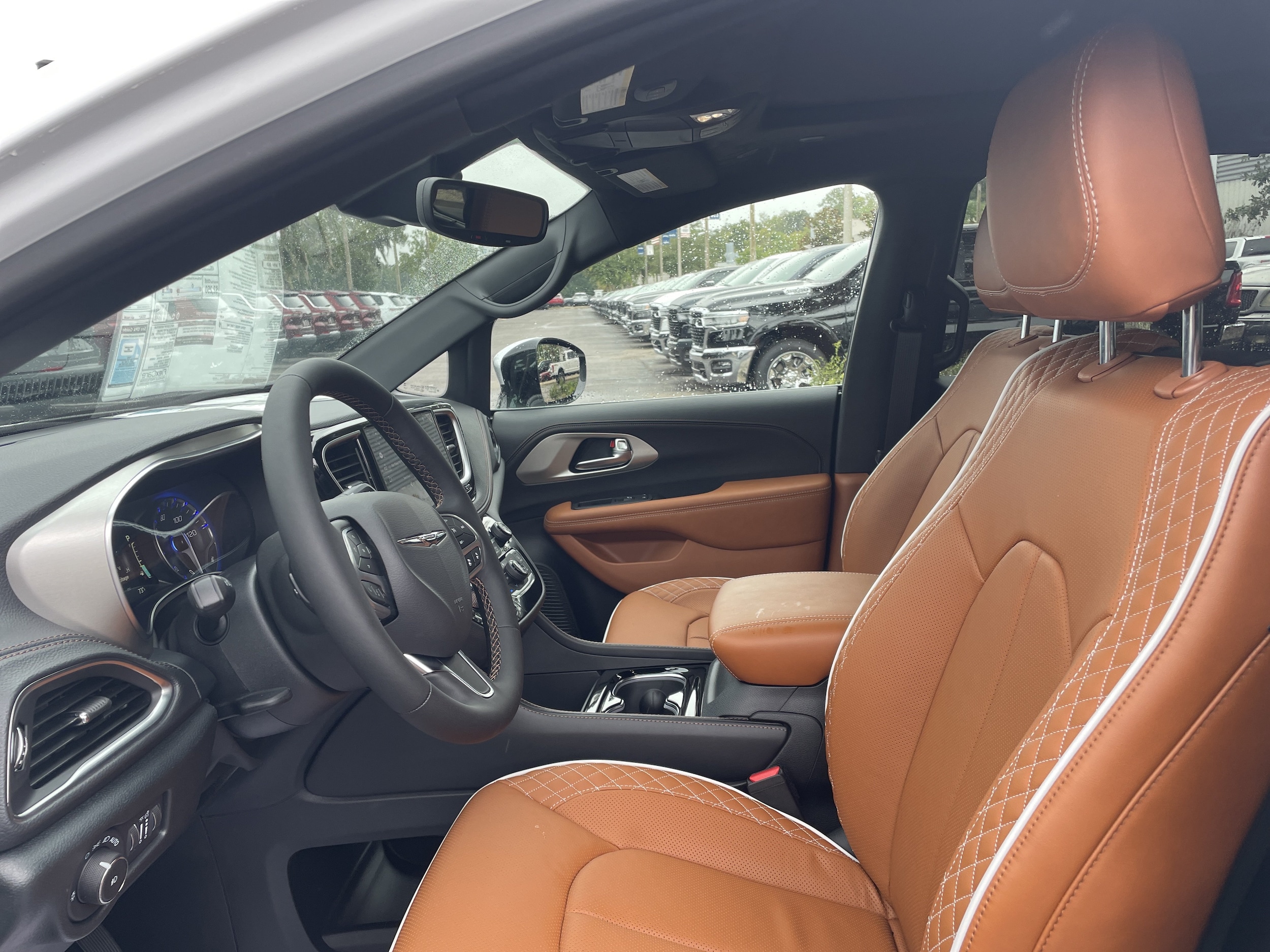 2026 Chrysler Pacifica Pinnacle - Photo 10