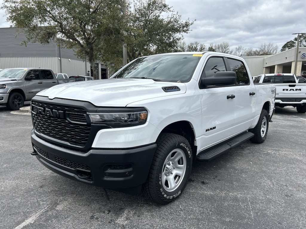 New 2025 Ram 1500 TRADESMAN CREW CAB 4X4 5'7 BOX Pickup