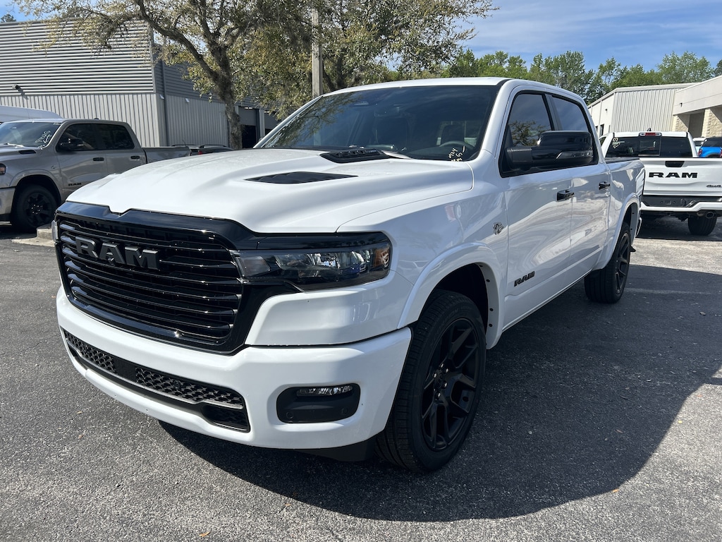 New 2026 Ram 1500 LARAMIE CREW CAB 4X4 5'7 BOX Pickup