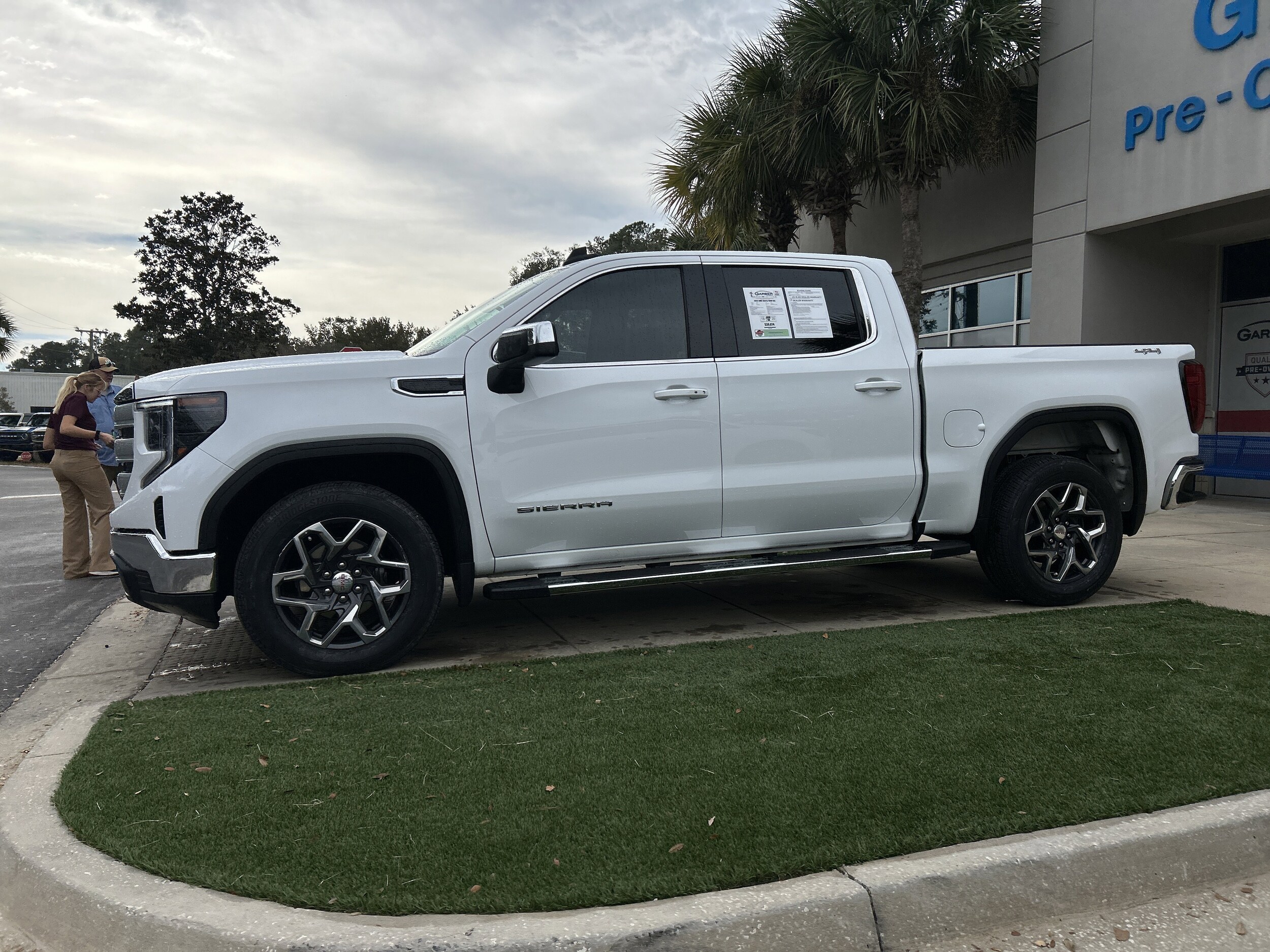 2023 Gmc Sierra 1500 SLE photo 4