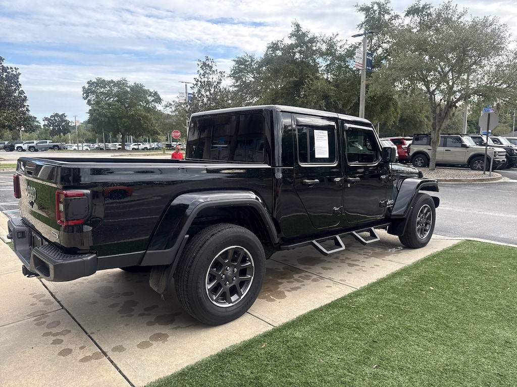 Used 2023 Jeep Gladiator Overland Truck Crew Cab