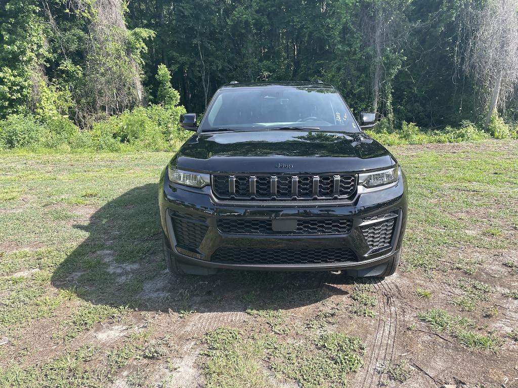 New 2026 Jeep Grand Cherokee LAREDO ALTITUDE 4X2 Sport Utility