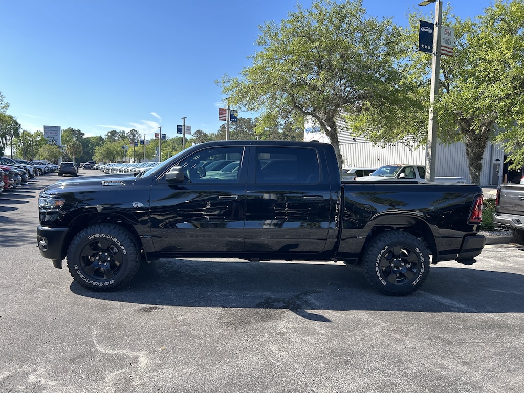 New 2026 Ram 1500 WARLOCK CREW CAB 4X4 5'7 BOX Pickup