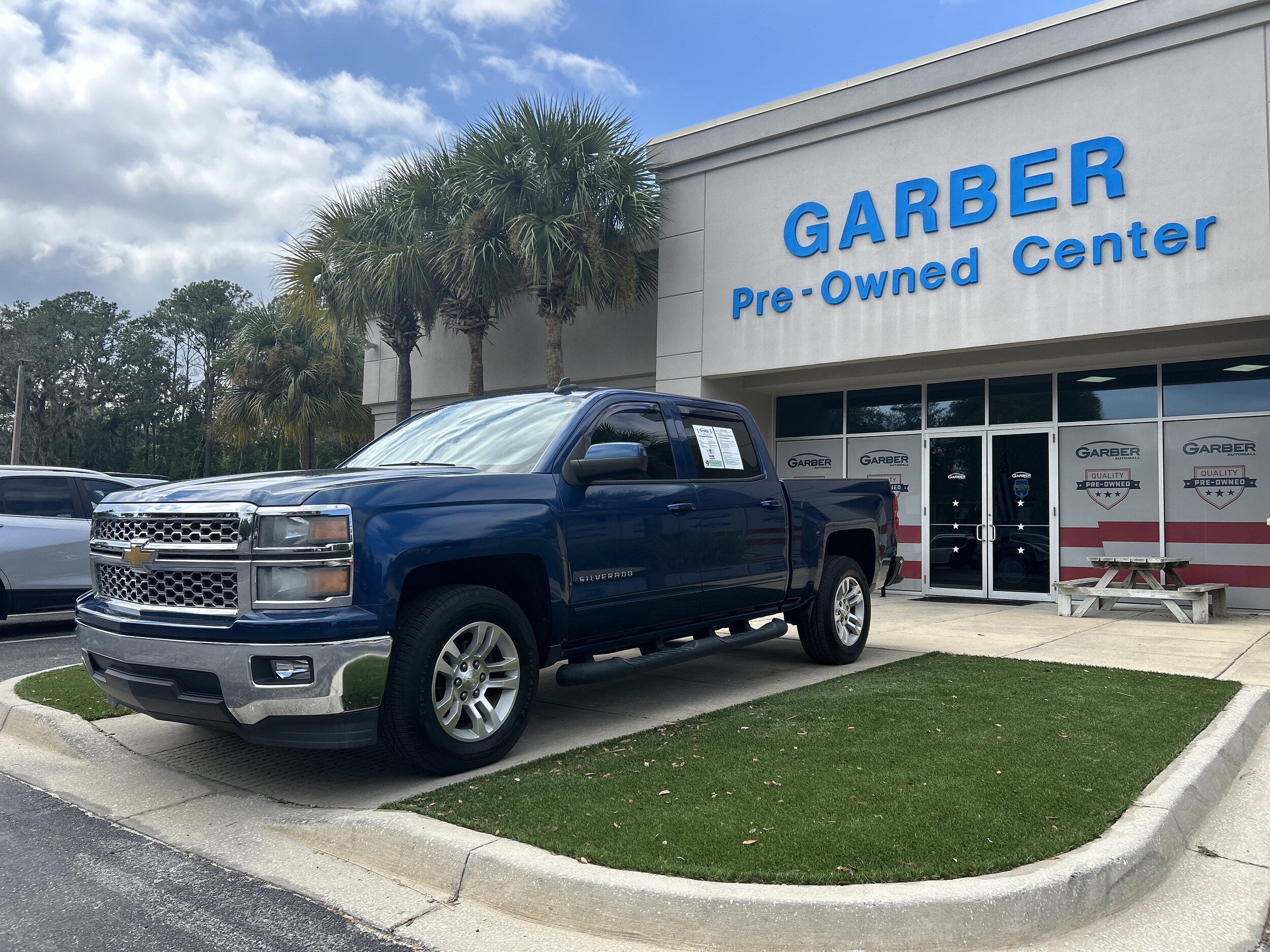 2015 Chevrolet Silverado 1500 LT photo 3