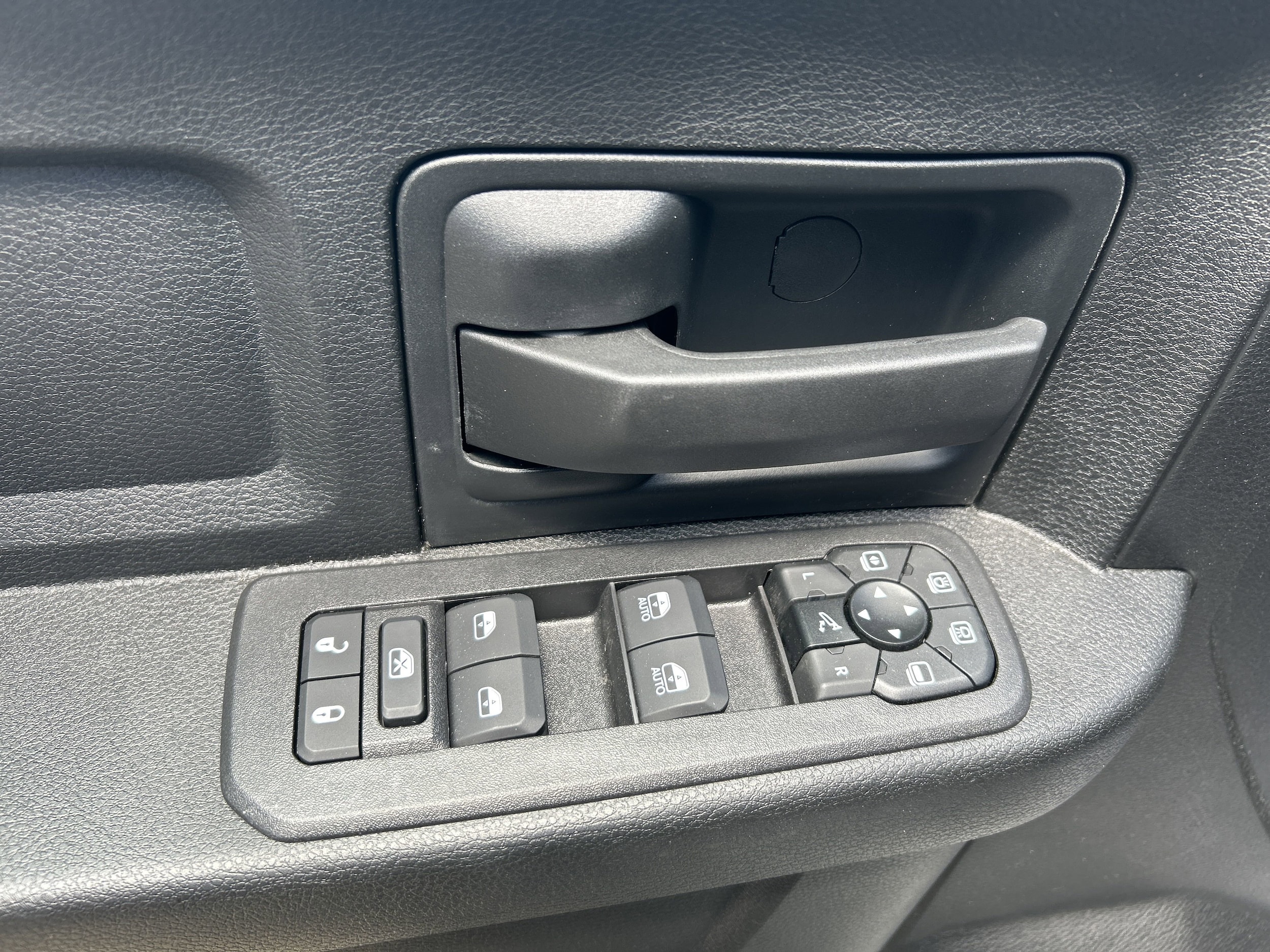 2025 RAM 2500 Tradesman - Photo 8