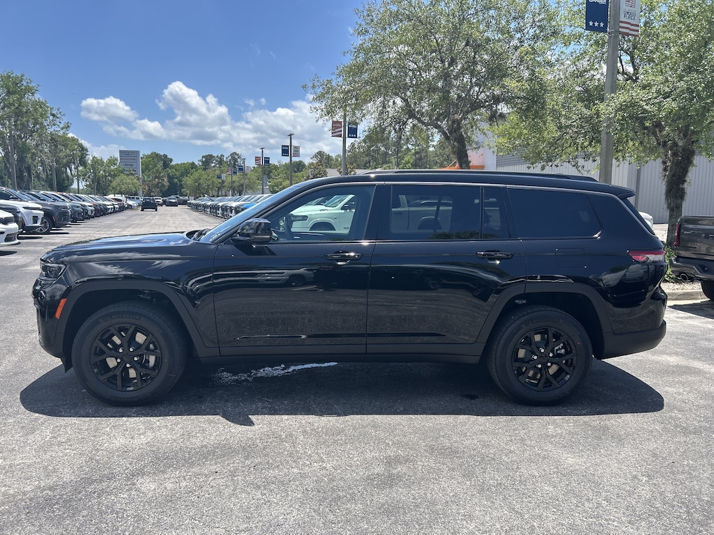 New 2026 Jeep Grand Cherokee L LAREDO ALTITUDE 4X2 Sport Utility