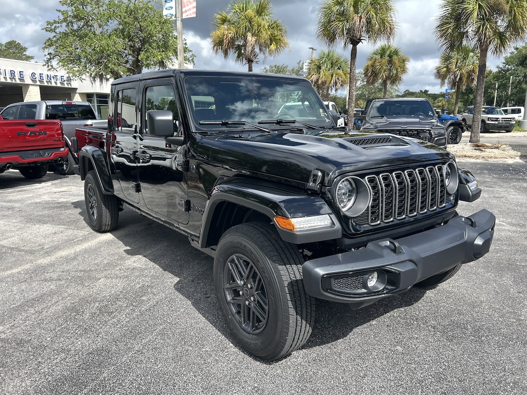 New 2026 Jeep Gladiator SPORT S 4X4 Pickup