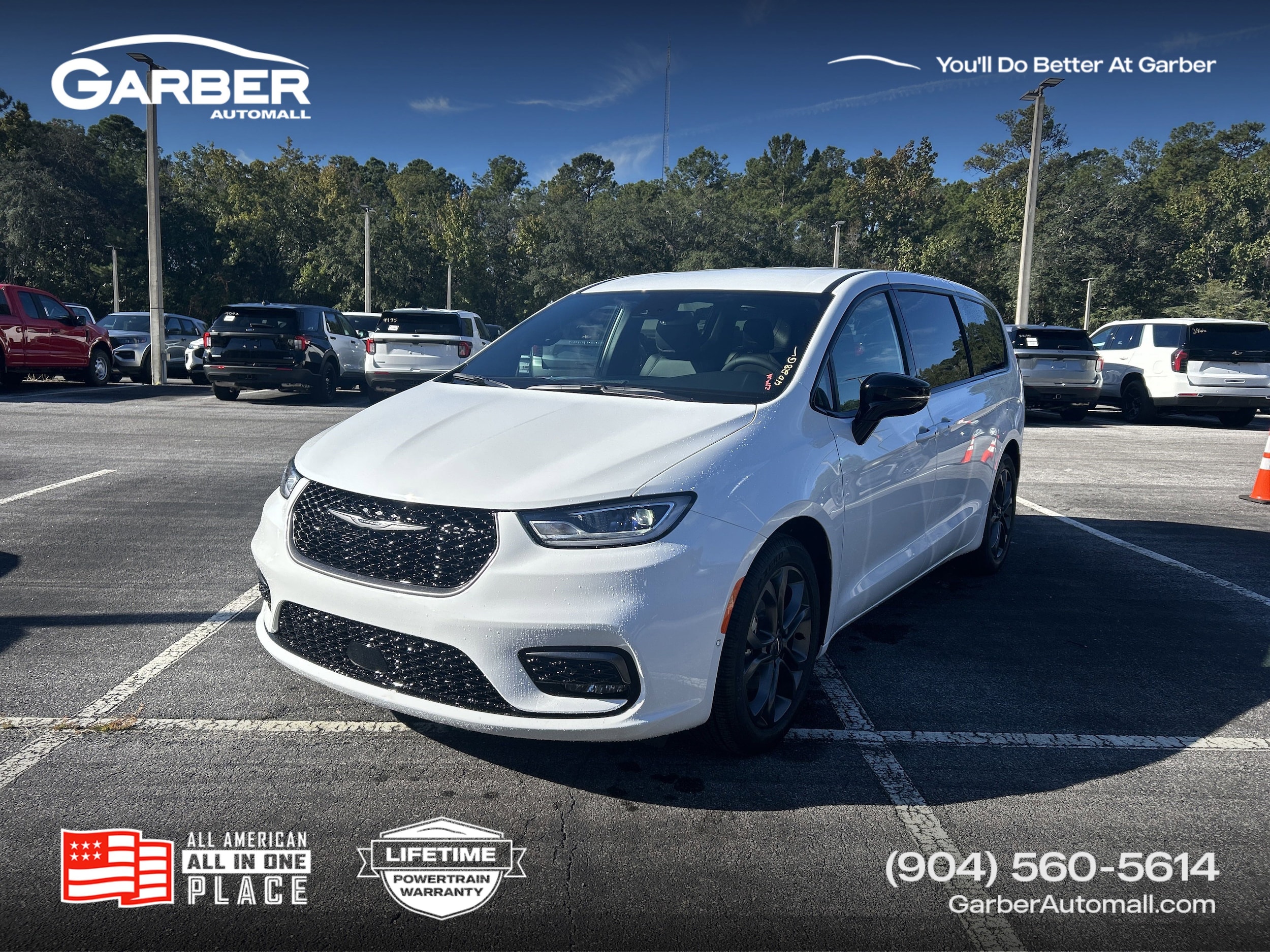 2026 Chrysler Pacifica Select's photo