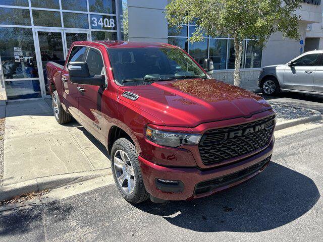 2025 Ram 1500 Tradesman photo 3