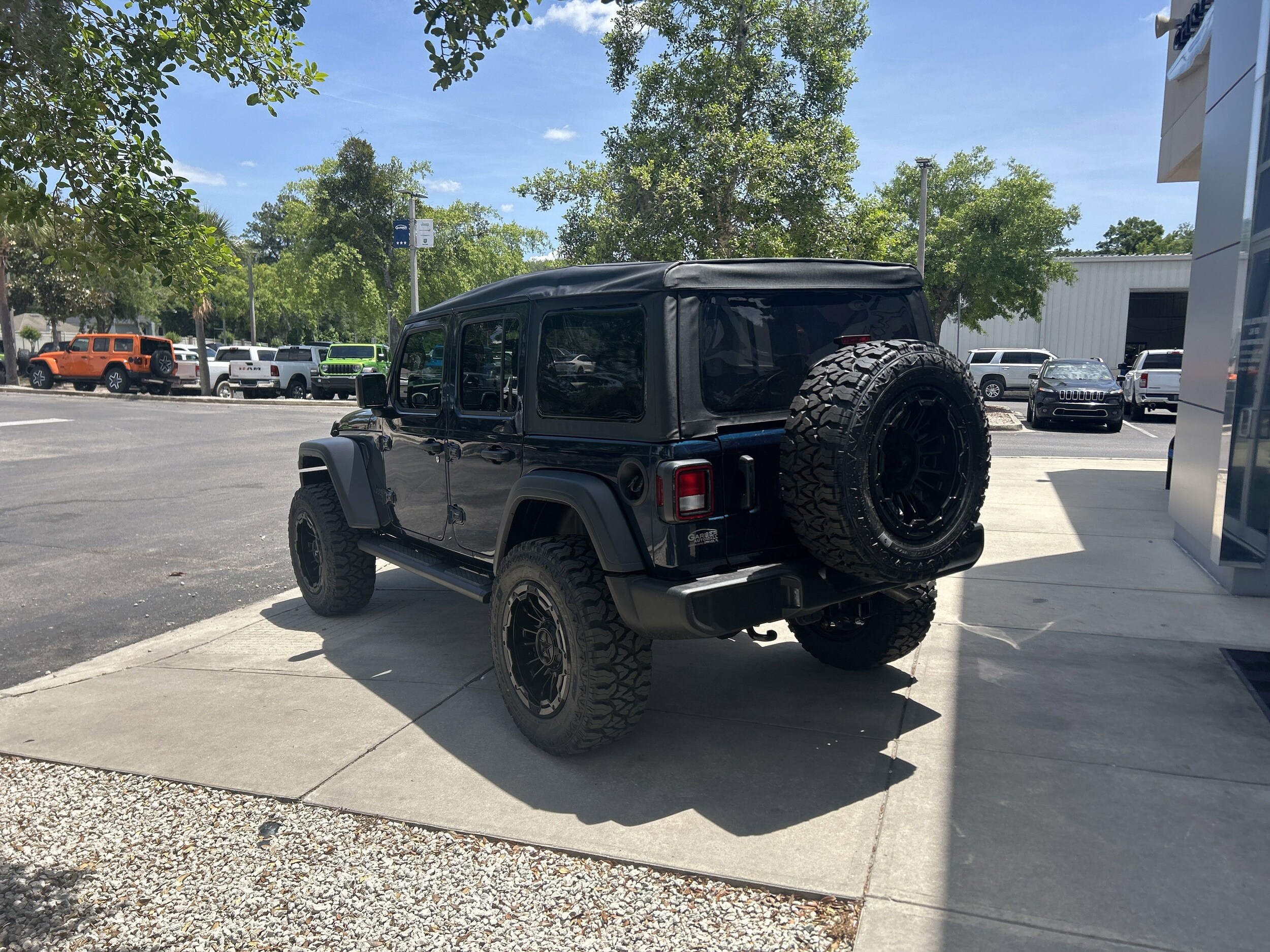 2025 Jeep Wrangler Sport photo 4